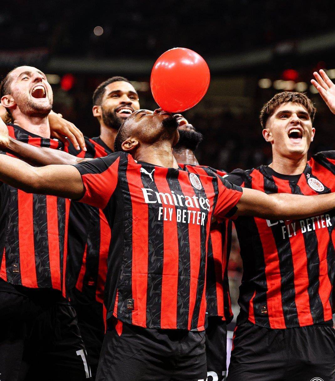 那不勒斯训练开放日，今夜造点机会引欢呼，荷甲在即，球队文化再被提及的简单介绍