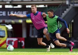 从今晨阿贾克斯备战欧联到里昂刷新队史纪录备战欧联，赛前本菲卡调整名单以备足总杯 