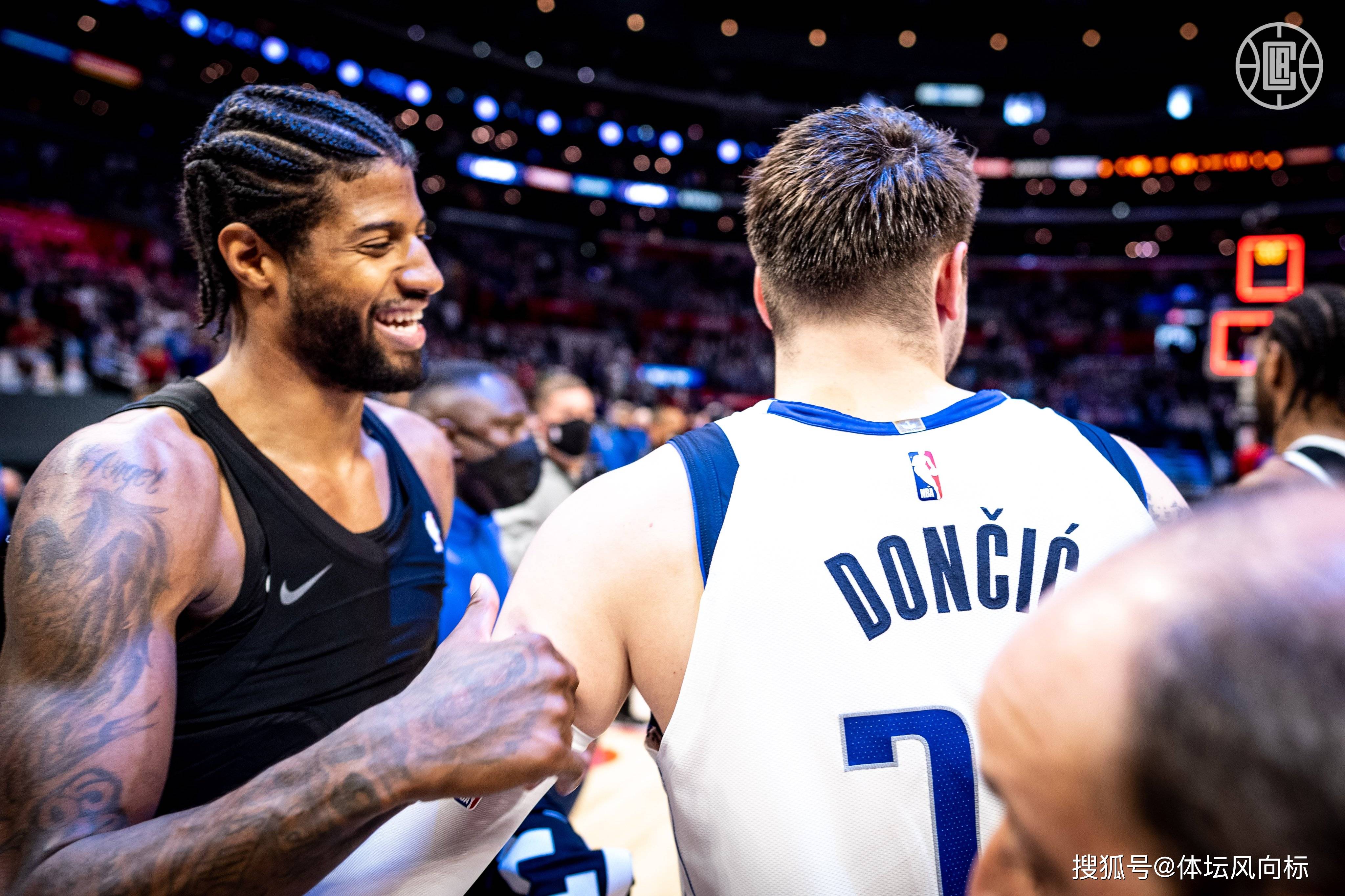 一场超级篮球赛即将进入比赛最后阶段