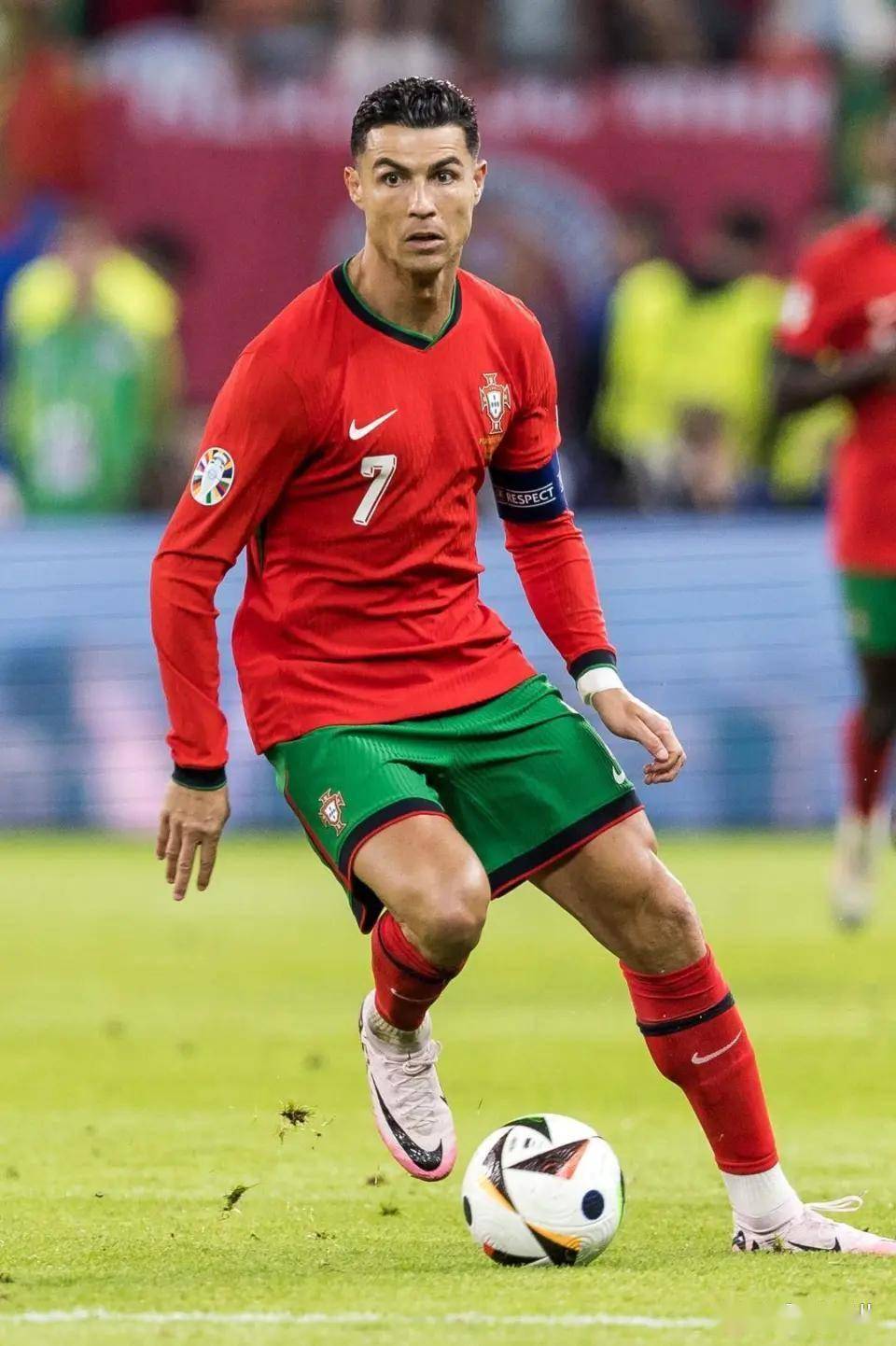 内马尔与50激战热火分钟今晚广州队备战国王杯，巴塞罗那赛后止住颓势直接炸裂 