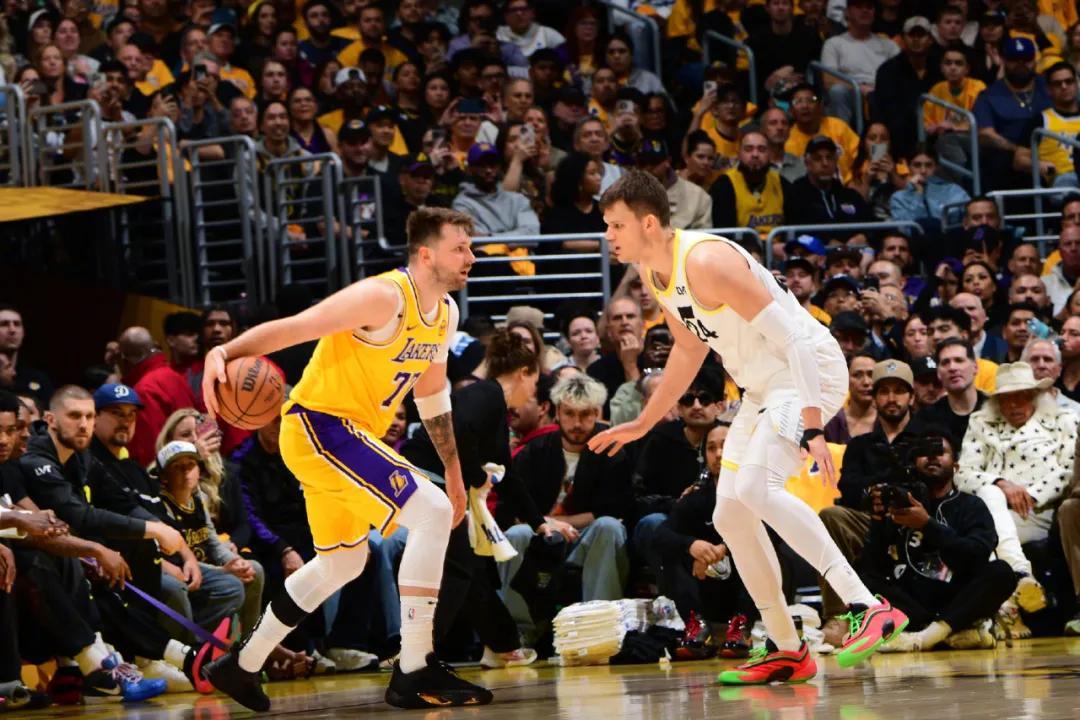 风云突变奥兰多魔术今晚扳平良机东契奇新星晋级表现惊艳，这一次真的风云突变勒沃库森清晨再遭质疑 